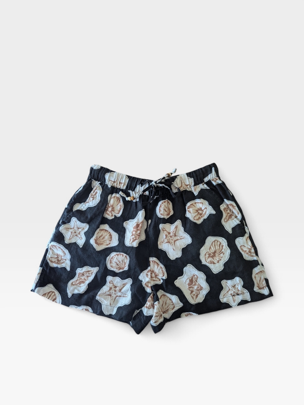 100% Linen Nicole Miller Seashell-Print Black Drawstring Bermuda Shorts